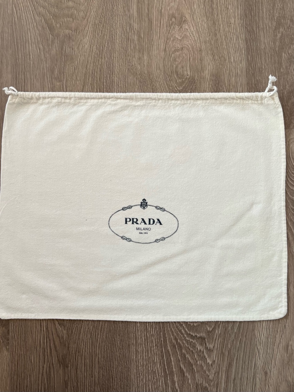 Prada dust bag (C904)